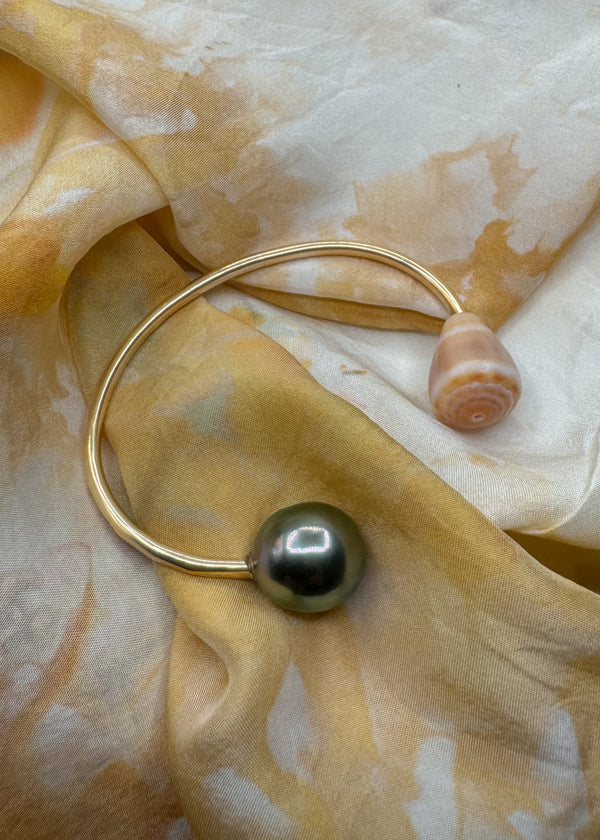 The Kau'i Cuff with Tahitian Pearl & Cone Shell